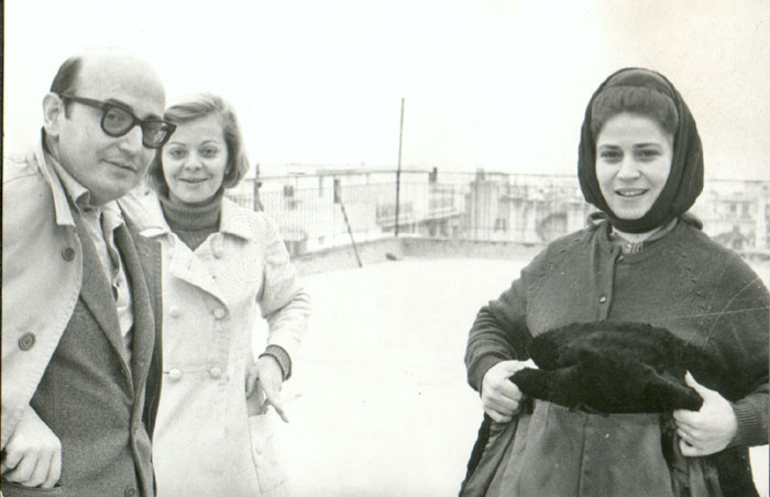 Theo&nbsp;Angelopoulos&nbsp;mit&nbsp;Thoula&nbsp;Stathopoulos&nbsp;während&nbsp;Dreharbeiten&nbsp;zum&nbsp;Film&nbsp;«Die&nbsp;Rekonstruktion»,&nbsp;1969.
