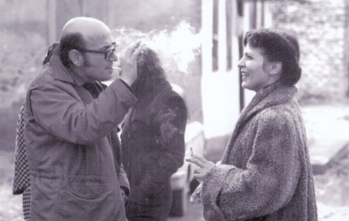 Theo&nbsp;Angelopoulos&nbsp;und&nbsp;Aliki&nbsp;Yeorguli&nbsp;während&nbsp;Dreharbeiten&nbsp;zum&nbsp;Film&nbsp;«Die&nbsp;Wanderschauspieler»,&nbsp;1974.