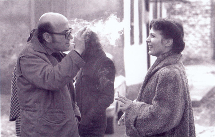 Theo&nbsp;Angelopoulos&nbsp;und&nbsp;Aliki&nbsp;Yeorguli&nbsp;während&nbsp;Dreharbeiten&nbsp;zum&nbsp;Film&nbsp;«Die&nbsp;Wanderschauspieler»,&nbsp;1974.