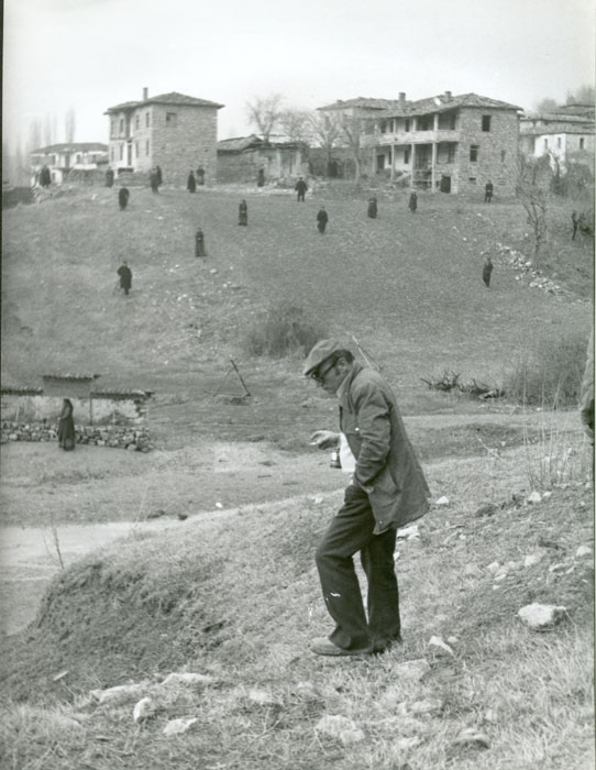 １９７９年の「アレクサンダー大王」を撮影中のテオ・アンゲロプロスです。