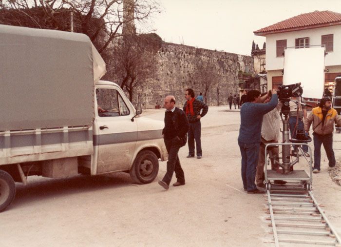 Theo&nbsp;Angelopoulos&nbsp;und&nbsp;Mitarbeitende&nbsp;während&nbsp;Dreharbeiten&nbsp;zum&nbsp;Film&nbsp;«Der&nbsp;Bienenzüchter».