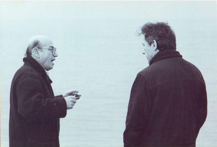 &nbsp;Theo&nbsp;Angelopoulos&nbsp;und&nbsp;Harvey&nbsp;Keitel&nbsp;während&nbsp;Dreharbeiten&nbsp;zum&nbsp;Film&nbsp;«Der&nbsp;Blick&nbsp;des&nbsp;Odysseus»,&nbsp;1994.