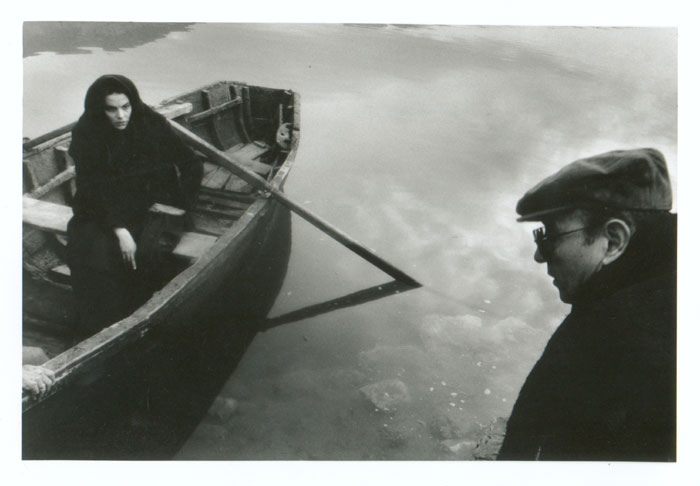 &nbsp;Theo&nbsp;Angelopoulos&nbsp;und&nbsp;Maya&nbsp;Morgenstern&nbsp;während&nbsp;Dreharbeiten&nbsp;zum&nbsp;Film&nbsp;«Der&nbsp;Blick&nbsp;des&nbsp;Odysseus»,&nbsp;Magnum&nbsp;photos,&nbsp;1994.