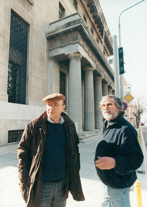 &nbsp;Theo&nbsp;Angelopoulos&nbsp;und&nbsp;Yorgos&nbsp;Arvanitis&nbsp;während&nbsp;Dreharbeiten&nbsp;zum&nbsp;Film&nbsp;«Die&nbsp;Ewigkeit&nbsp;und&nbsp;ein&nbsp;Tag»,&nbsp;Fotoreportage&nbsp;in&nbsp;Griechenland&nbsp;und&nbsp;im&nbsp;Ausland:&nbsp;Yanis&nbsp;Kiriakidis.