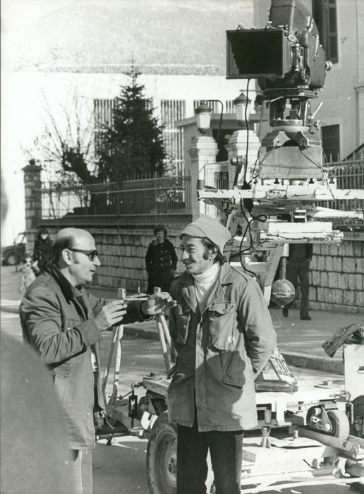Theo&nbsp;Angelopoulos&nbsp;während&nbsp;Dreharbeiten&nbsp;zum&nbsp;Film&nbsp;«Die&nbsp;Jäger»,&nbsp;Organismo&nbsp;Fotoreportaje&nbsp;O.E.,&nbsp;1976.&nbsp;