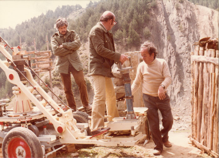 &nbsp;Theo&nbsp;Angelopoulos&nbsp;und&nbsp;Mitarbeitende&nbsp;während&nbsp;der&nbsp;Dreharbeiten&nbsp;zum&nbsp;Film&nbsp;«Reise&nbsp;nach&nbsp;Kithera»,&nbsp;&nbsp;1983.