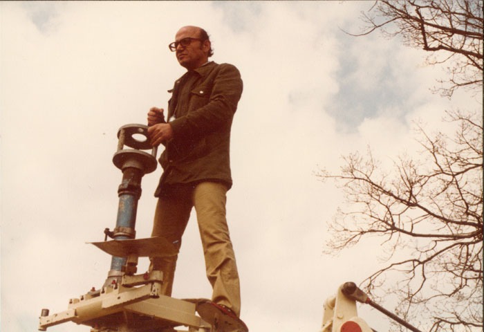 Theo&nbsp;Angelopoulos&nbsp;während&nbsp;Dreharbeiten&nbsp;zum&nbsp;Film&nbsp;«Reise&nbsp;nach&nbsp;Kithera»,&nbsp;1983.