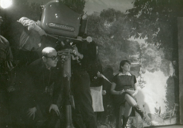 &nbsp;Theo&nbsp;Angelopoulos&nbsp;während&nbsp;Dreharbeiten&nbsp;mit&nbsp;Studienkollegen&nbsp;im&nbsp;I.D.E.C.