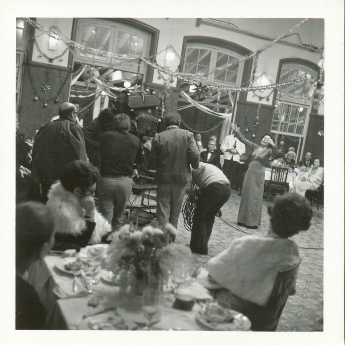 &nbsp;Theo&nbsp;Angelopoulos&nbsp;und&nbsp;Mitarbeitende&nbsp;während&nbsp;der&nbsp;Dreharbeiten&nbsp;zum&nbsp;Film&nbsp;«Die&nbsp;Jäger»,&nbsp;1977.