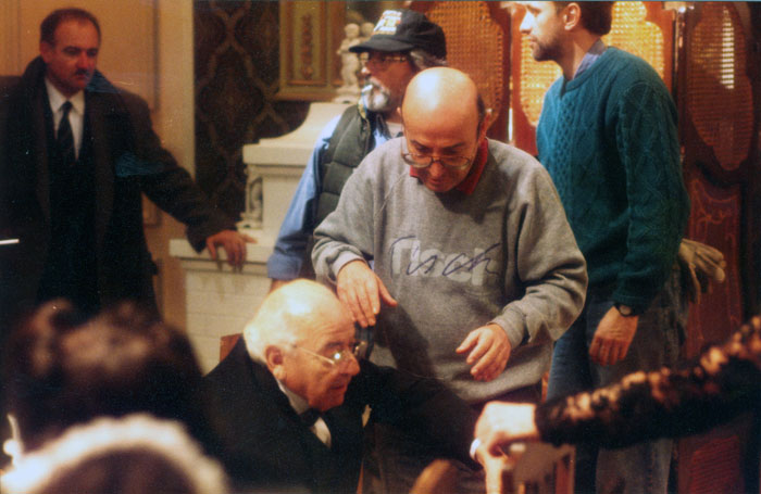 &nbsp;Theo&nbsp;Angelopoulos&nbsp;und&nbsp;Mitarbeitende&nbsp;während&nbsp;der&nbsp;Dreharbeiten&nbsp;zum&nbsp;Film&nbsp;«Der&nbsp;Blick&nbsp;des&nbsp;Odysseus»,&nbsp;1995.