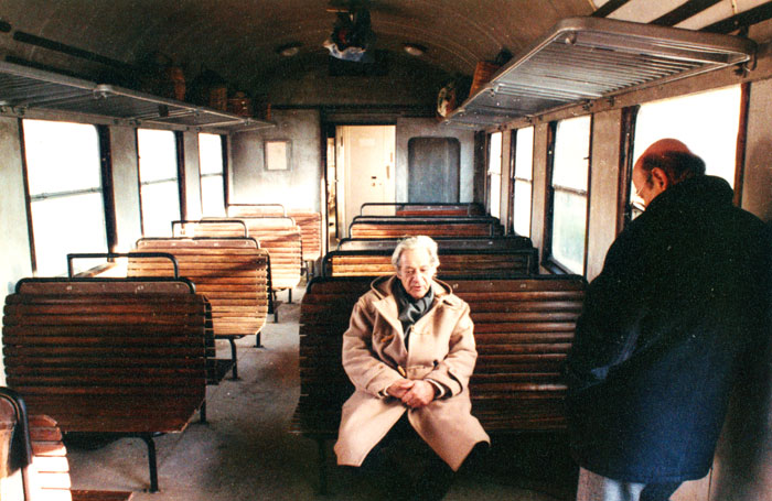 &nbsp;Theo&nbsp;Angelopoulos&nbsp;und&nbsp;Erland&nbsp;Josephson&nbsp;während&nbsp;der&nbsp;Dreharbeiten&nbsp;zum&nbsp;Film&nbsp;«Der&nbsp;Blick&nbsp;des&nbsp;Odysseus»,&nbsp;1995.