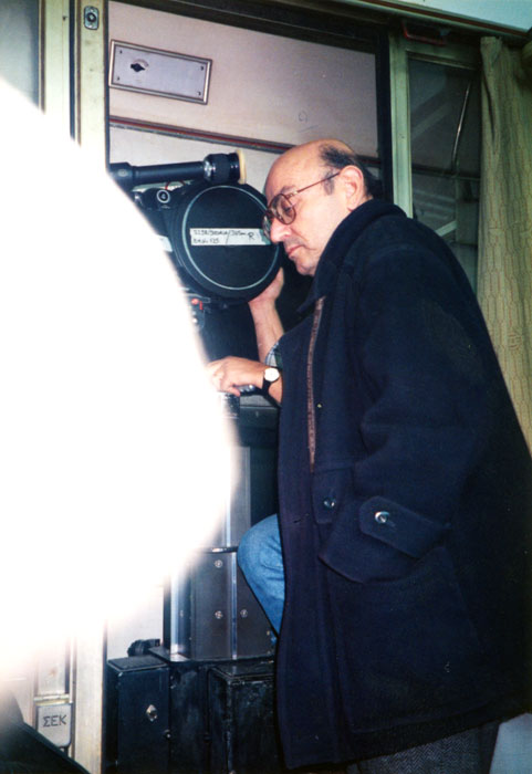 &nbsp;Theo&nbsp;Angelopoulos&nbsp;und&nbsp;Mitarbeitende&nbsp;während&nbsp;der&nbsp;Dreharbeiten&nbsp;zum&nbsp;Film&nbsp;«Der&nbsp;Blick&nbsp;des&nbsp;Odysseus»,&nbsp;1995.