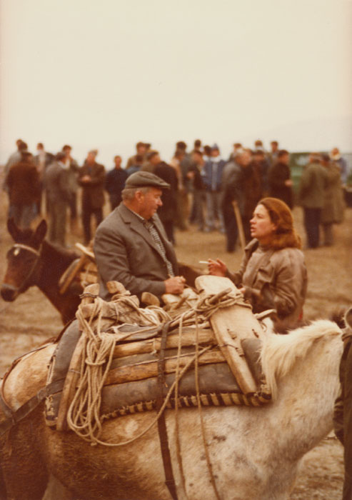 Phoebe&nbsp;Economopoulou&nbsp;und&nbsp;Mitarbeitende&nbsp;während&nbsp;der&nbsp;Dreharbeiten&nbsp;zum&nbsp;Film&nbsp;«Reise&nbsp;nach&nbsp;Kithera»,&nbsp;1983