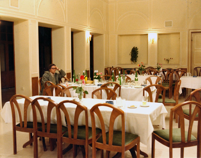 Giulio&nbsp;Bronzi&nbsp;und&nbsp;Mitarbeitende&nbsp;während&nbsp;der&nbsp;Dreharbeiten&nbsp;zum&nbsp;Film&nbsp;«Reise&nbsp;nach&nbsp;Kithera»,&nbsp;1983