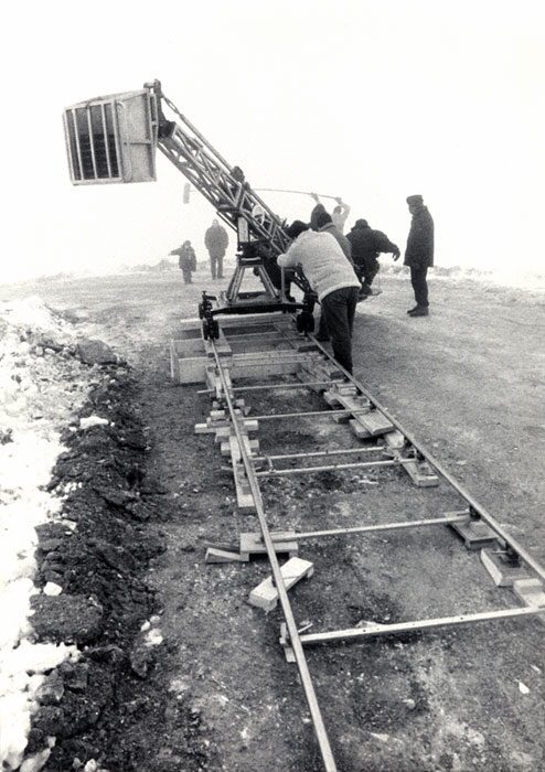 &nbsp;&nbsp;Συνεργάτες&nbsp;του&nbsp;Θόδωρου&nbsp;Αγγελόπουλου&nbsp;κατά&nbsp;τη&nbsp;διάρκεια&nbsp;των&nbsp;γυρισμάτων&nbsp;της&nbsp;ταινίας&nbsp;«Μια&nbsp;αιωνιότητα&nbsp;και&nbsp;μια&nbsp;μέρα»&nbsp;για&nbsp;τις&nbsp;ανάγκες&nbsp;της&nbsp;ταινίας,&nbsp;Maria&nbsp;Giannopoulou,&nbsp;1998