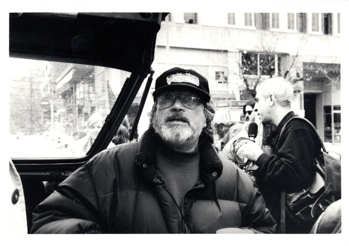 &nbsp;&nbsp;Ο&nbsp;Γιώργος&nbsp;Αρβανίτης&nbsp;και&nbsp;άλλοι&nbsp;συνεργάτες&nbsp;του&nbsp;Θόδωρου&nbsp;Αγγελόπουλου&nbsp;κατά&nbsp;τη&nbsp;διάρκεια&nbsp;των&nbsp;γυρισμάτων&nbsp;της&nbsp;ταινίας&nbsp;«Μια&nbsp;αιωνιότητα&nbsp;και&nbsp;μια&nbsp;μέρα»&nbsp;για&nbsp;τις&nbsp;ανάγκες&nbsp;της&nbsp;ταινίας,&nbsp;Michele&nbsp;Levieux,&nbsp;1998