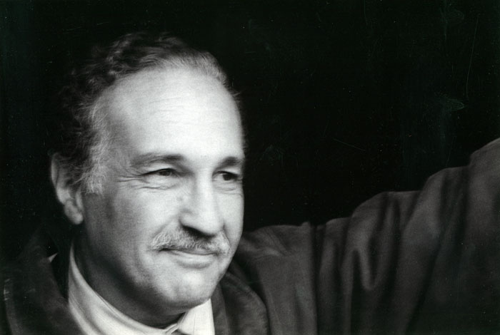 &nbsp;&nbsp;Ο&nbsp;...&nbsp;κατά&nbsp;τη&nbsp;διάρκεια&nbsp;των&nbsp;γυρισμάτων&nbsp;της&nbsp;ταινίας&nbsp;«Το&nbsp;λιβάδι&nbsp;που&nbsp;δακρύζει»,&nbsp;2004