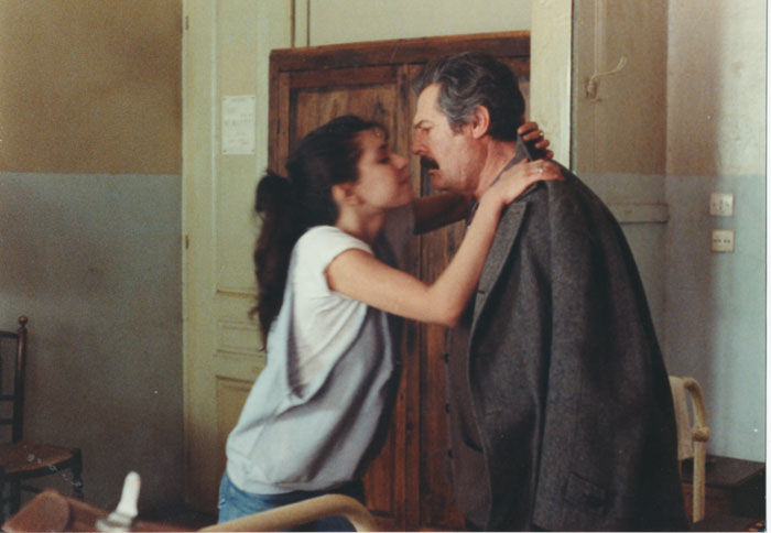 Marcello&nbsp;Mastroianni&nbsp;et&nbsp;Nadia&nbsp;Mourouzi&nbsp;dans&nbsp;le&nbsp;film&nbsp;"L’Apiculteur",&nbsp;Nea&nbsp;Kinisi&nbsp;A.E.
