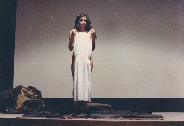 Nadia&nbsp;Mourouzi&nbsp;dans&nbsp;le&nbsp;film&nbsp;"L’Apiculteur",&nbsp;Nea&nbsp;Kinisi&nbsp;A.E.,&nbsp;1986