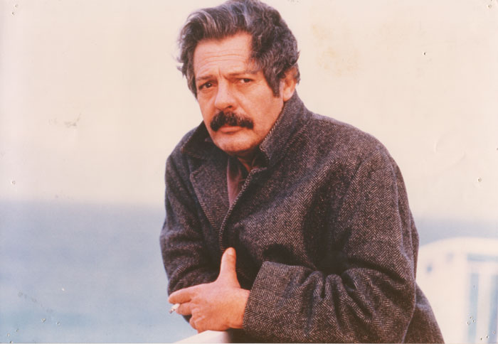Marcello&nbsp;Mastroianni&nbsp;dans&nbsp;le&nbsp;film&nbsp;"L’Apiculteur",&nbsp;Nea&nbsp;Kinisi&nbsp;A.E.&nbsp;1986