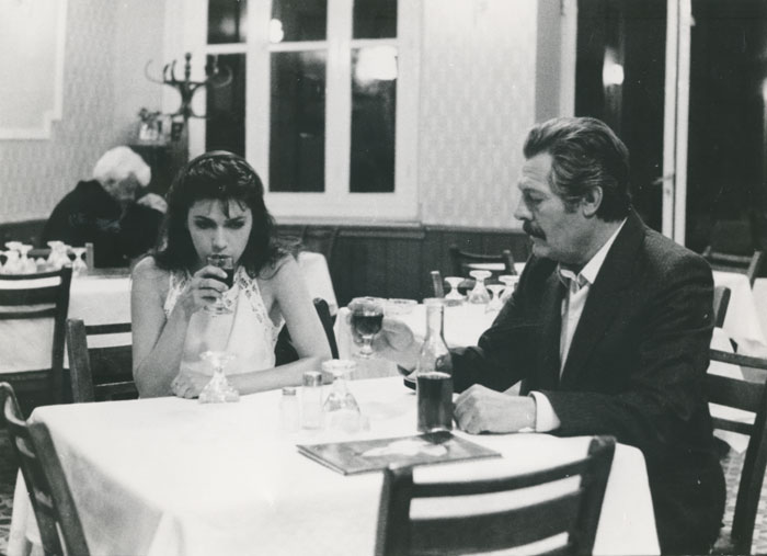 Marcello&nbsp;Mastroianni&nbsp;et&nbsp;Nadia&nbsp;Mourouzi&nbsp;dans&nbsp;le&nbsp;film&nbsp;"L’Apiculteur"