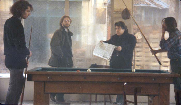Gregory&nbsp;Karr&nbsp;et&nbsp;d'autres&nbsp;acteurs&nbsp;dans&nbsp;le&nbsp;film&nbsp;"Les&nbsp;Pas&nbsp;suspendu&nbsp;de&nbsp;la&nbsp;cigogne"