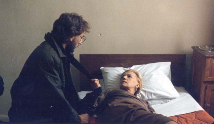 Gregory&nbsp;Karr&nbsp;et&nbsp;Jean&nbsp;Moreau&nbsp;dans&nbsp;le&nbsp;film&nbsp;"Les&nbsp;Pas&nbsp;suspendu&nbsp;de&nbsp;la&nbsp;cigogne"