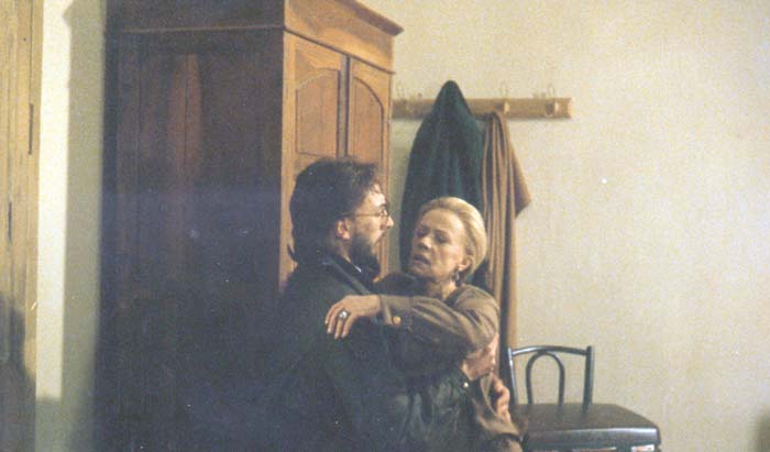 Gregory&nbsp;Karr&nbsp;et&nbsp;Jean&nbsp;Moreau&nbsp;dans&nbsp;le&nbsp;film&nbsp;"Les&nbsp;Pas&nbsp;suspendu&nbsp;de&nbsp;la&nbsp;cigogne"