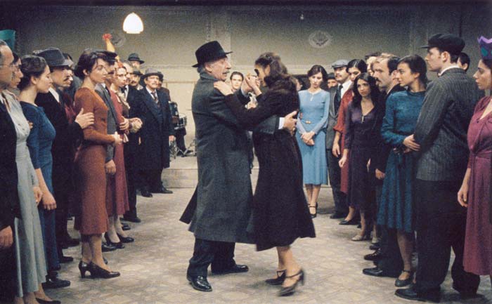 Nikos&nbsp;Kolovos,&nbsp;Alexandra&nbsp;Aidini,&nbsp;Nikos&nbsp;Poursanidis&nbsp;and&nbsp;other&nbsp;actors&nbsp;in&nbsp;the&nbsp;film&nbsp;"Trilogy&nbsp;I:&nbsp;The&nbsp;Weeping&nbsp;Meadow"