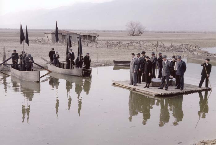 Nikos&nbsp;Poursanidis&nbsp;and&nbsp;Alexandra&nbsp;Aidini&nbsp;with&nbsp;other&nbsp;actors&nbsp;in&nbsp;the&nbsp;film&nbsp;"Trilogy&nbsp;I:&nbsp;The&nbsp;Weeping&nbsp;Meadow"