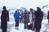 Theo Angelopoulos und Phoebe Eonomopoulos mit Mitarbeitenden während den Dreharbeiten zum Film «Der grosse Alexander», Photo: Dimitris Sofikidis, 1979.