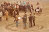 Theo Angelopoulos mit seinen Mitarbeitenden während der Dreharbeiten zum Film «Reise nach Kithera».
