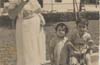 Theo Angelopoulos con sua madre e sua sorella